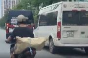 Quảng Ninh: Ô tô chặn đầu xe như trong phim trên đường Nguyễn Văn Cừ, TP. Hạ Long