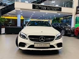 Mercedes-Benz Việt Nam bán xế sang bằng chiêu trò… kém sang