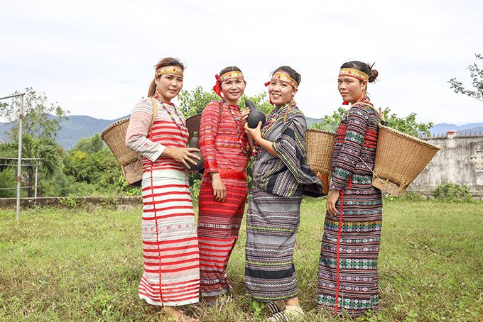 Khánh Hòa: Kiểm kê trang phục truyền thống dân tộc thiểu số tại 6 địa phương