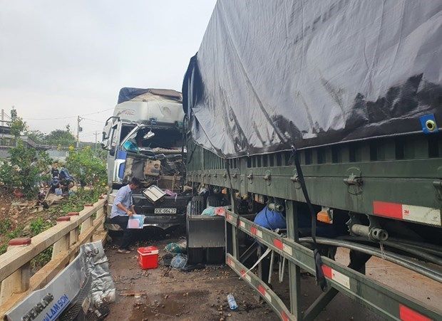 Bình Phước: Hai xe tải va chạm ở Quốc lộ 14 làm 3 người thương vong