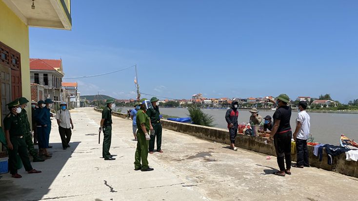 Xử lý 7 đối tượng né tránh chốt kiểm soát dịch Covid-19 bằng đường biển ở Quảng Bình