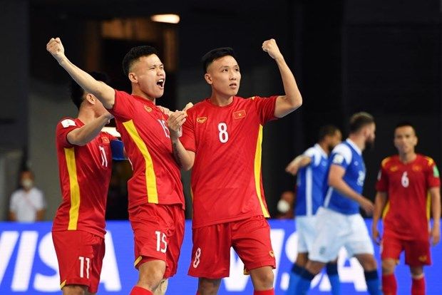 Khoảnh khắc tuyển futsal Việt Nam sút tung lưới Brazil ở World Cup