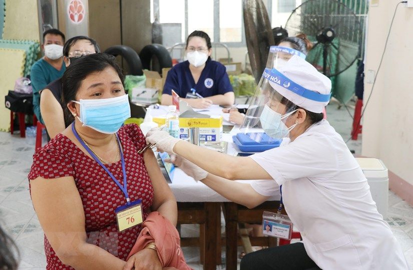 Phú Yên, Khánh Hòa đẩy nhanh tiến độ tiêm vaccine phòng COVID-19