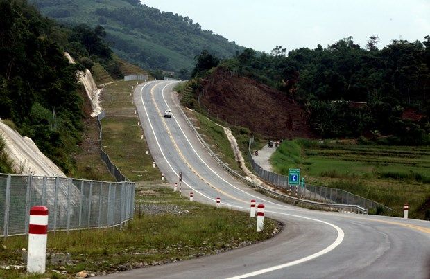 Phạt nguội gần 600 phương tiện vi phạm trên cao tốc Nội Bài-Lào Cai