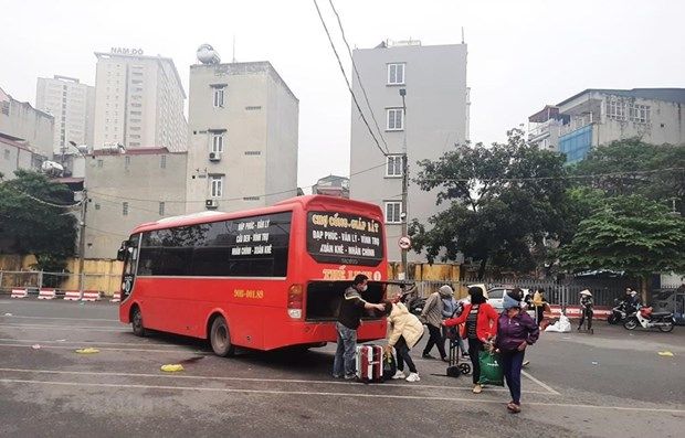 Hà Nội: Đề xuất mở lại buýt, taxi, xe công nghệ và xe khách từ 13/10