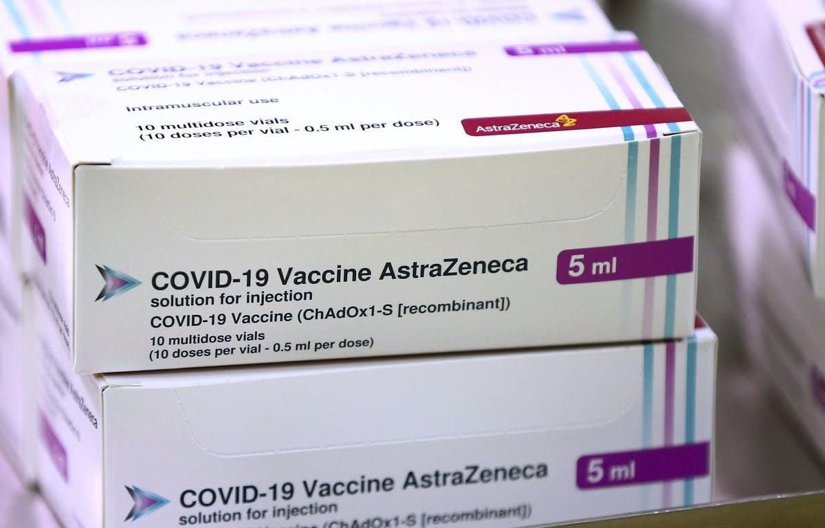 Dịch COVID-19: Đức xem xét thay đổi khuyến nghị về vắcxin AstraZeneca