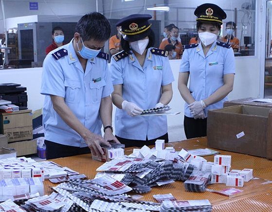 Thuốc trị Covid-19 miễn phí nhưng được rao bán 14,5 triệu đồng/hộp!