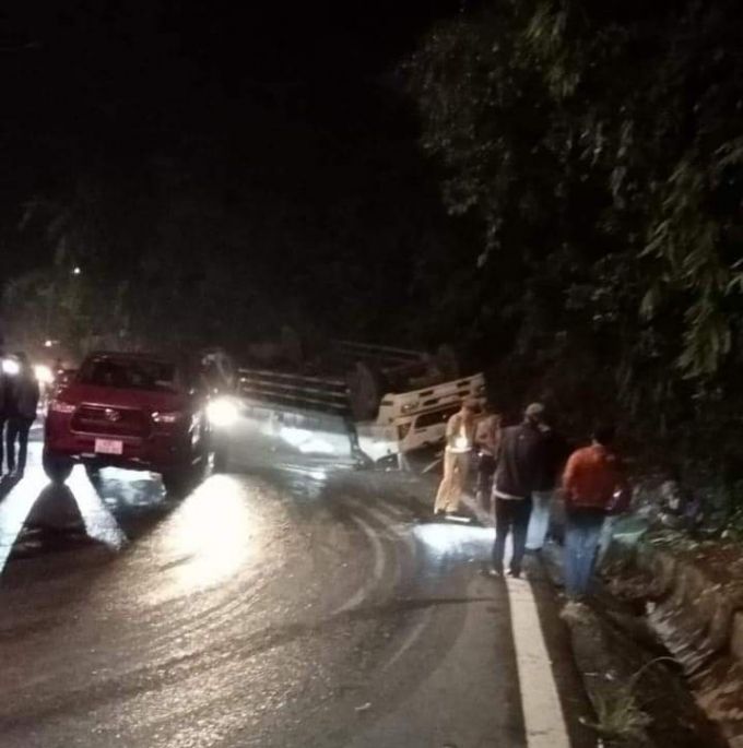 Xe tải tông xe máy trên đèo Bảo Lộc, 2 người thiệt mạng