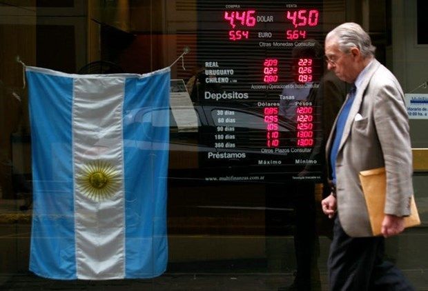 Bộ trưởng Kinh tế Argentina đến châu Âu để đàm phán lại các khoản nợ