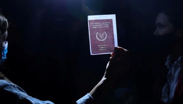 Hơn 50% số 'hộ chiếu vàng' ở Cộng hòa Cyprus được cấp trái luật