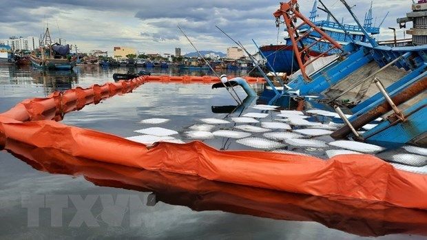 Ninh Thuận: Khẩn trương ứng phó sự cố chìm tàu trên vịnh Phan Rang