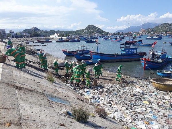 Ninh Thuận khẩn trương xử lý tình trạng ô nhiễm biển Đầm Nại