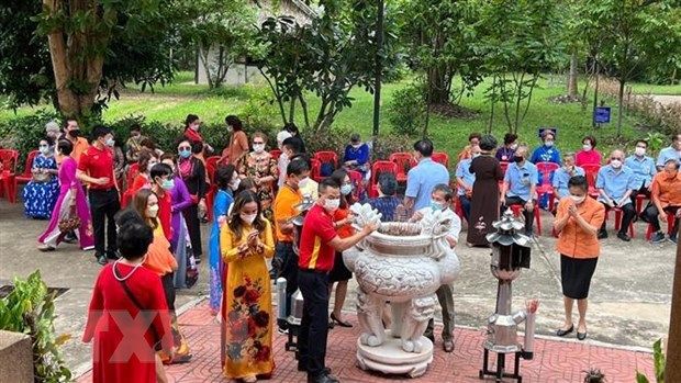 Thái Lan: Người Việt tại Udon Thani dâng hương lên bàn thờ Bác