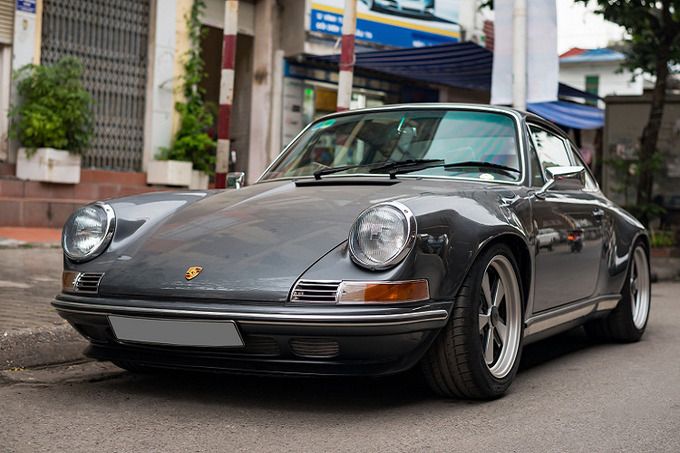 Lộ diện Porsche 911 đời 964 độ hoài cổ đầu tiên Việt Nam