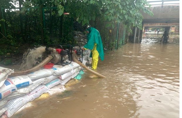 Hà Nội: Nhiều hầm chui Đại lộ Thăng Long vẫn ngập nước dù mưa đã dứt