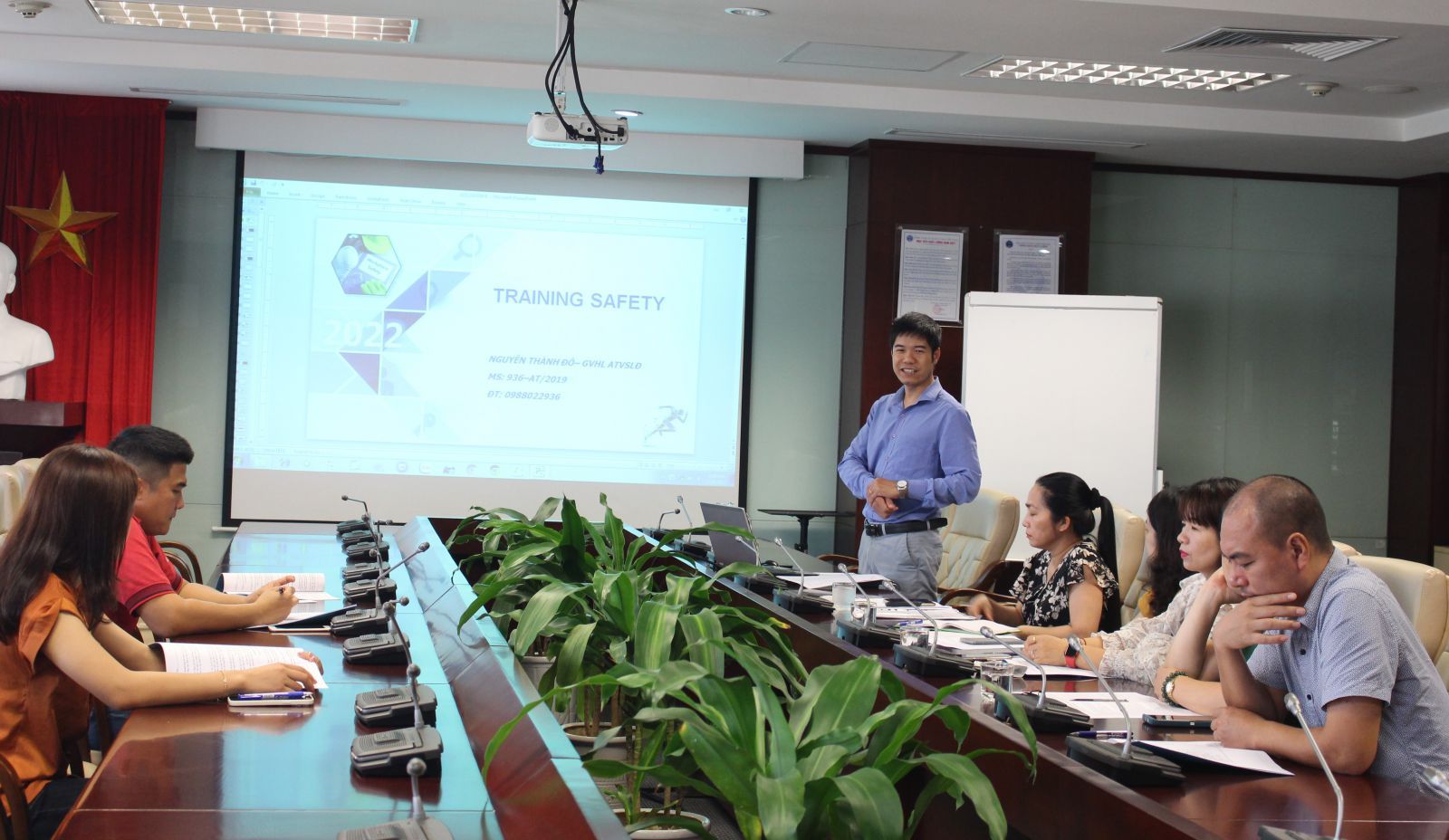 Trung tâm Quản lý luồng không lưu tổ chức khóa huấn luyện An toàn, vệ sinh lao động năm 2022