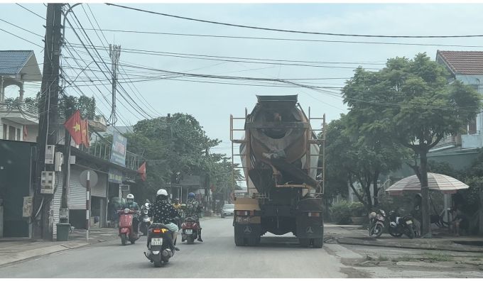 Quảng Ninh: Xe bêtông quá tải thỏa sức tung hoành, doanh nghiệp biết sai nhưng vẫn làm?