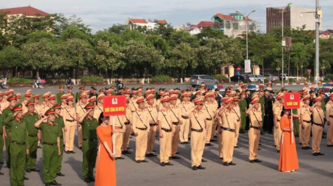 Ra quân thực hiện cao điểm kiểm tra, xử lý các hành vi vi phạm trật tự ATGT