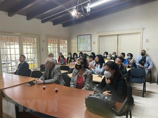 Bế giảng khóa Tiếng Việt đầu tiên cho người dân Venezuela