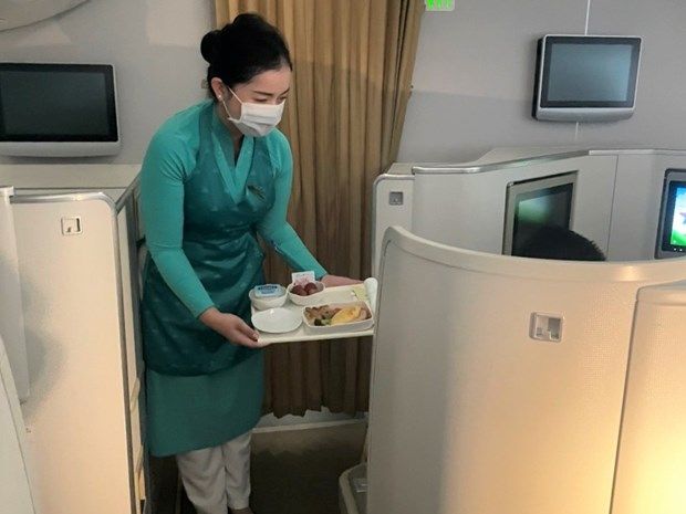 Vietnam Airlines mang đăc sản vải thiều Lục Ngạn lên các chuyến bay