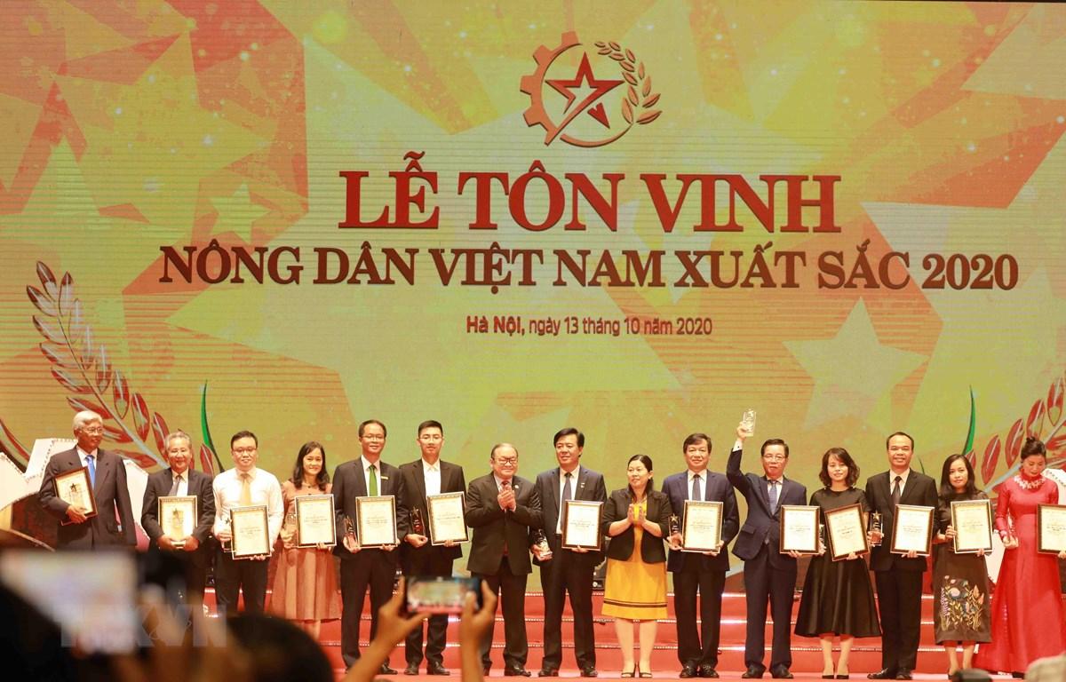  Vinh danh 63 nông dân Việt Nam xuất sắc, sáng tạo trong lao động