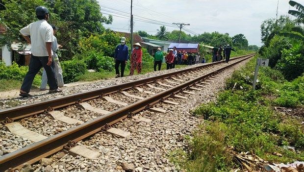 Bình Định: Xe máy va chạm với tàu hỏa, một phụ nữ tử vong tại chỗ