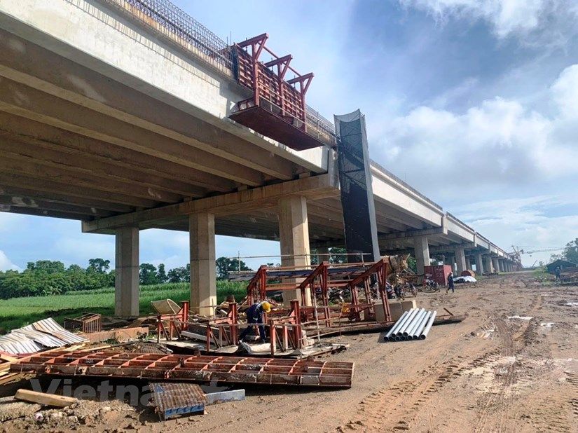 Nhà thầu càng làm càng lỗ, cao tốc Bắc Nam có nguy cơ về đích chậm