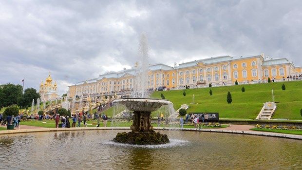 Hệ thống đài phun nước Peterhof - nét đặc trưng của Saint Petersburg