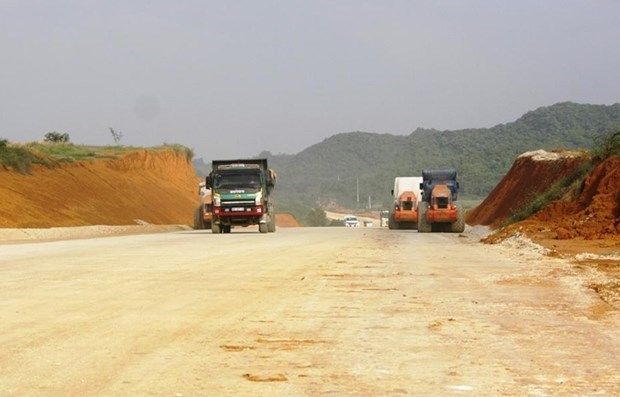 Thông vốn ngân sách, đẩy nhanh thi công cao tốc Diễn Châu-Bãi Vọt