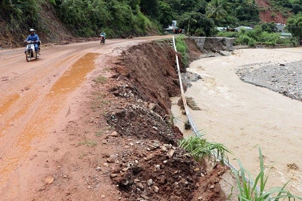 Bảo đảm an toàn giao thông trong mùa mưa lũ trên Quốc lộ 37 qua Sơn La