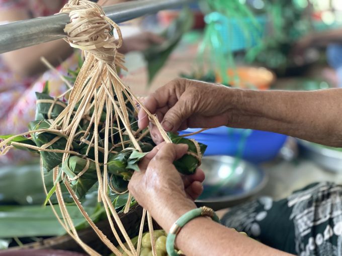 Tây Ninh vào mùa làm “bánh ú lá tre” truyền thống đón Tết Đoan Ngọ