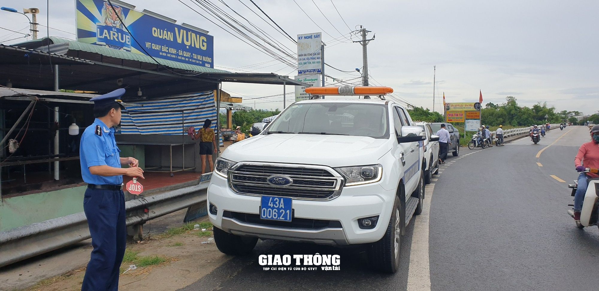 Lập lại trật tự hành lang ATGT đường bộ trên QL1 ở Quảng Nam