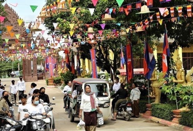 Người dân Campuchia kết thúc mùa Pchum Ben 2022 an lành