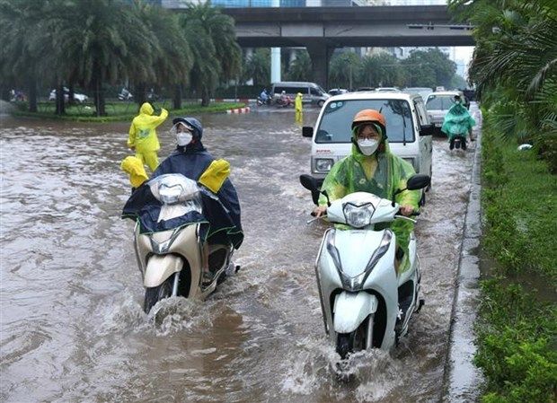 Nam Trung Bộ trở vào có mưa dông, đề phòng lốc sét, gió giật mạnh