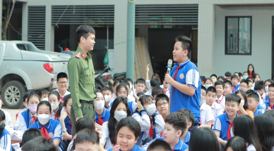 Tuyên truyền, phổ biến giáo dục pháp luật về Luật An ninh mạng tới học sinh Hà Nội