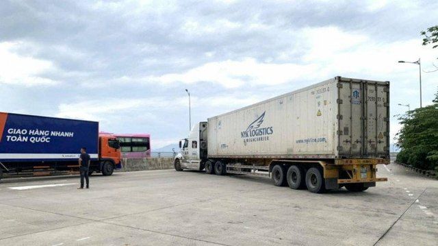 Khởi tố tài xế container cho xe chắn ngang cao tốc Đà Nẵng - Quảng Ngãi