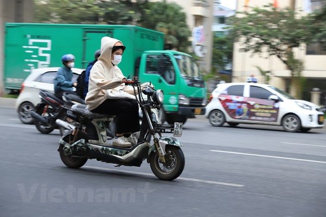 Thủ đô Hà Nội có mưa nhỏ về đêm, nhiệt độ thấp nhất là 12 độ C