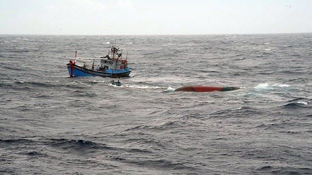 Vụ chìm tàu cá trên biển Bình Thuận: Còn 1 thuyền viên mất tích