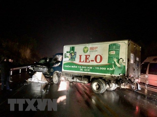 Tai nạn liên hoàn trên cao tốc Nội Bài-Lào Cai, 1 người bị thương nặng