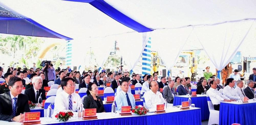Thủ tướng nhấn nút khởi công tuyến đường kết nối Hải Phòng với Quảng Ninh