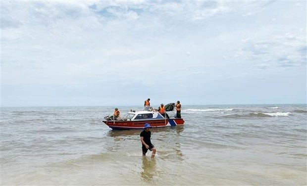 Biên phòng tỉnh Quảng Trị tìm kiếm ngư dân mất tích trên biển