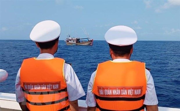 Hải quân Vùng 4 - điểm tựa cho ngư dân vươn khơi, bám biển