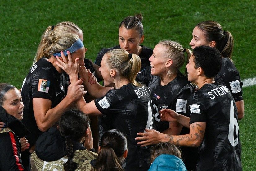 New Zealand có chiến thắng lịch sử trong ngày khai mạc World Cup Nữ