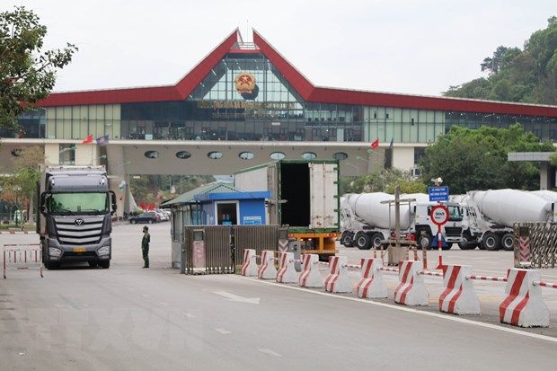 Lạng Sơn phân luồng điều tiết phương tiện chở hàng qua cửa khẩu