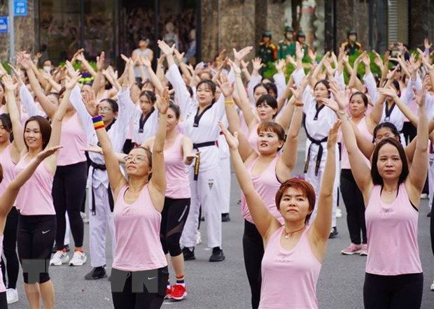 Sôi động màn đồng diễn Aerobic của hơn 700 phụ nữ TP Hồ Chí Minh
