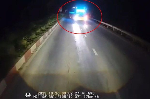 Tuyên Quang: Xử phạt lái xe khách đi ngược chiều 3km trên Quốc lộ 2