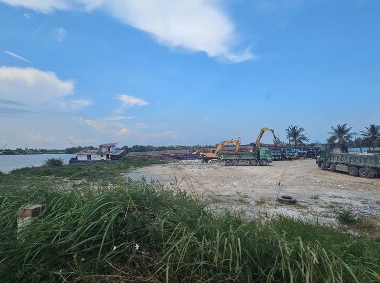 Thái Bình: Nhức nhối bến thủy, trạm trộn bê tông không phép uy hiếp đê điều, mất ATGT