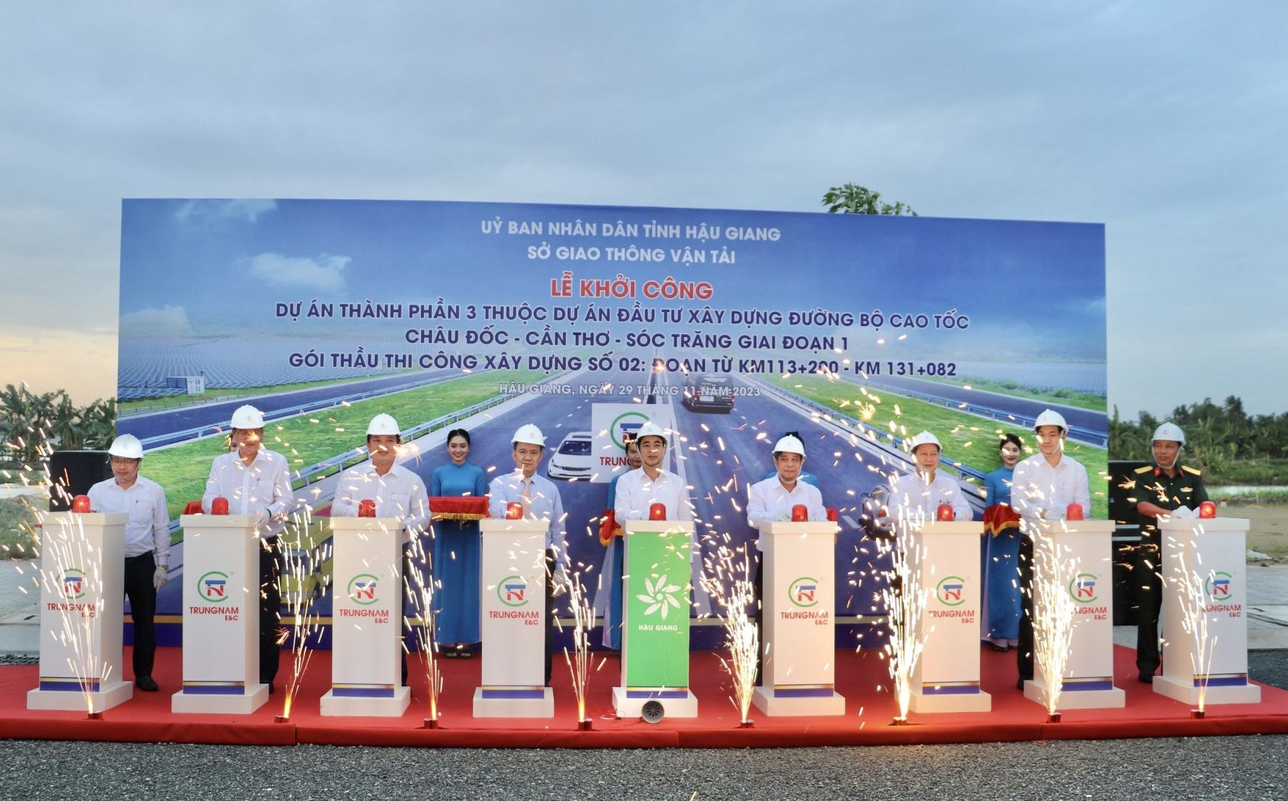 Thêm một gói thầu cao tốc Châu Đốc - Cần Thơ - Sóc Trăng khởi công xây dựng