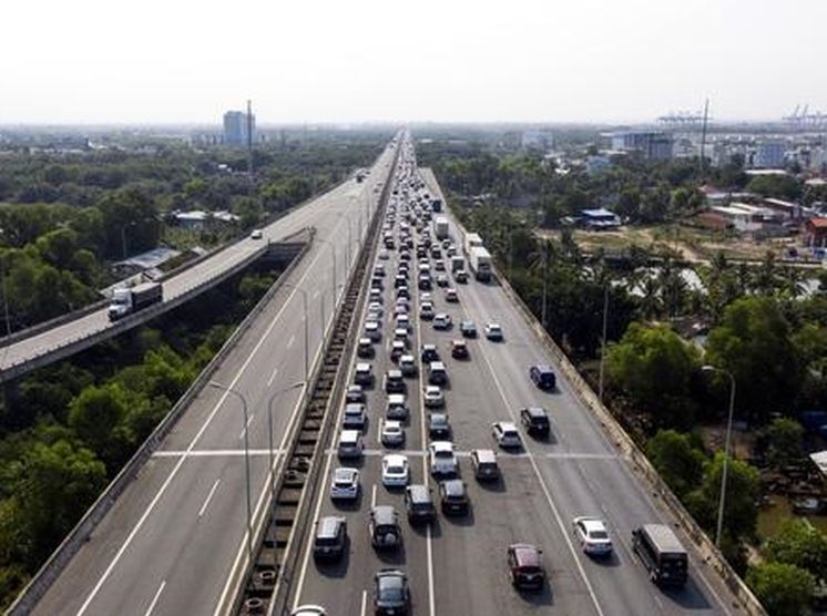 VEC đề xuất tăng phí đường cao tốc để có tiền trả nợ