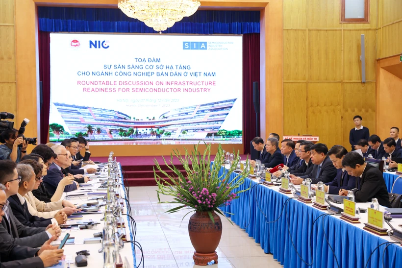 Việt Nam sẵn sàng đón nhận các dự án đầu tư của doanh nghiệp bán dẫn Hoa Kỳ